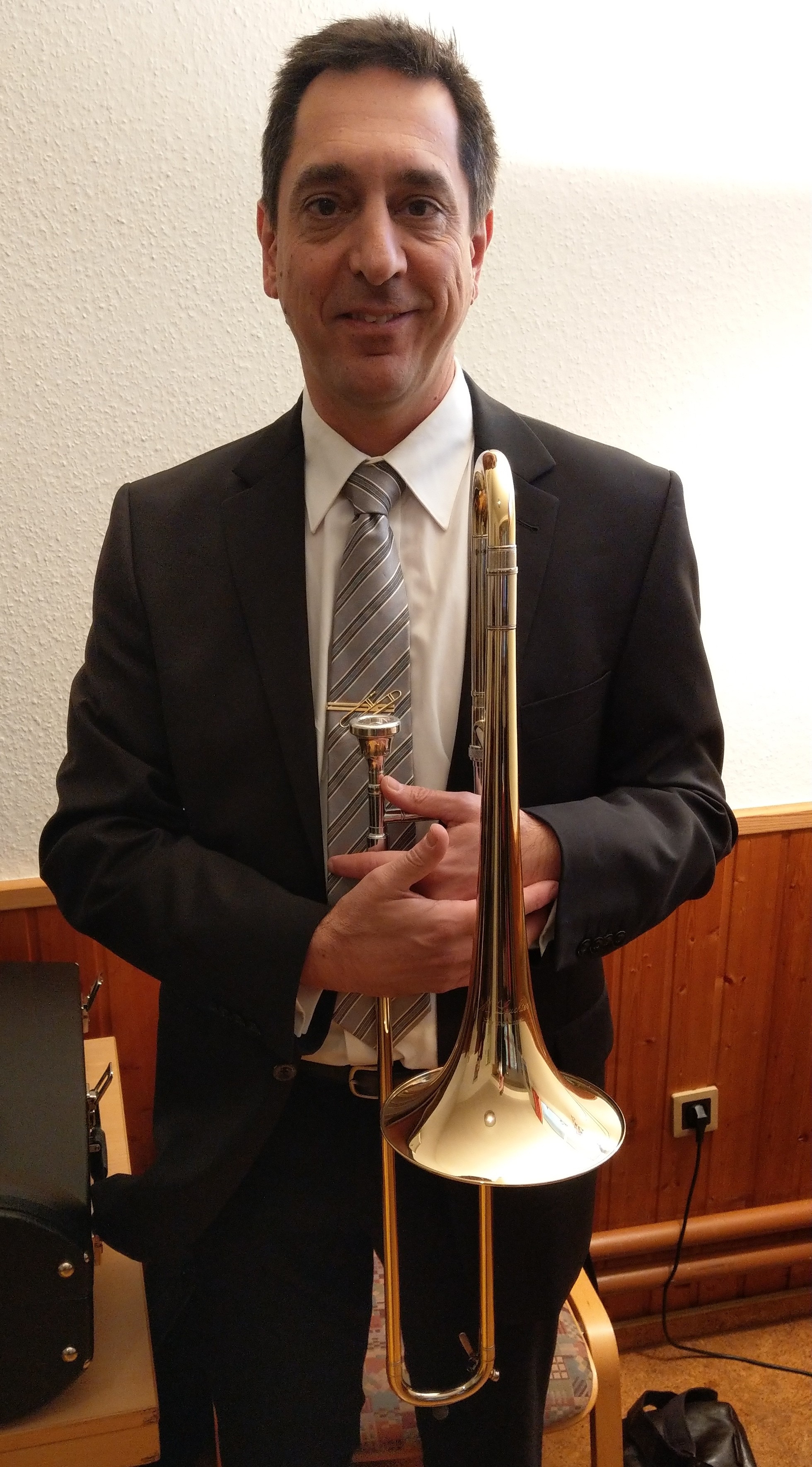 Fred Deitz with an alto trombone by Manfred Leuchter